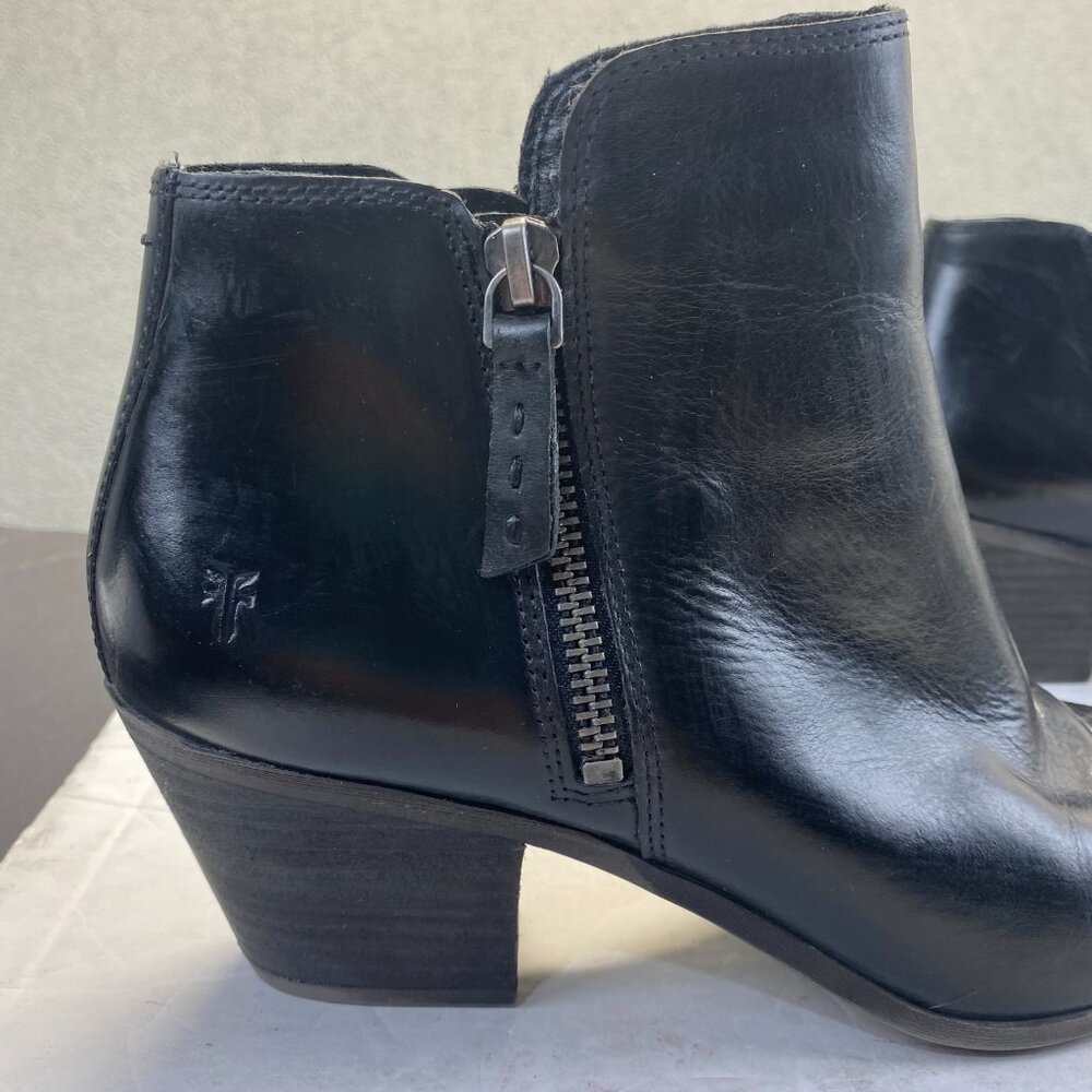 Frye Judith Double Zip Ankle Boots Size 8 M Black Leather Heeled Booties FR40838 - Picture 11 of 12